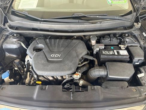 Used 2014 Hyundai Accent GS FWD image 11
