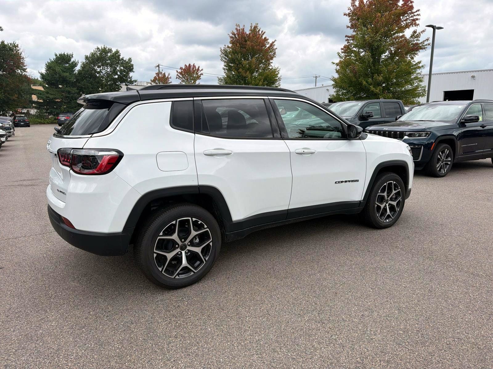New 2026 Jeep Compass Limited AWD/4WD image 2