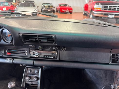 Used 1988 Porsche 911 Carrera RWD image 30