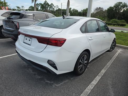 Certified 2023 Kia Forte LXS FWD image 6