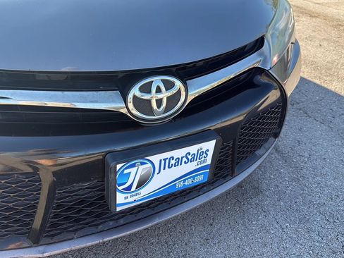 Used 2015 Toyota Camry SE image 19
