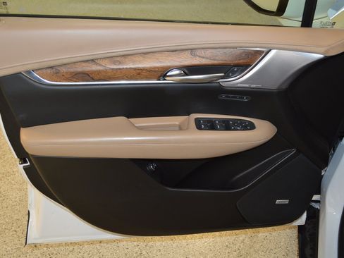 Used 2021 Cadillac XT5 Sportv w/ Platinum Package AWD/4WD image 14
