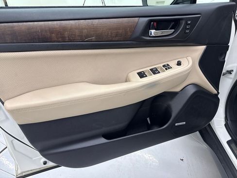Used 2017 Subaru Outback 2.5i Limited image 11