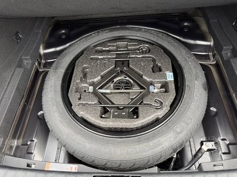 Used 2023 Genesis G70 2.0T RWD image 39