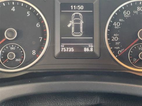 Used 2016 Volkswagen Tiguan S image 8