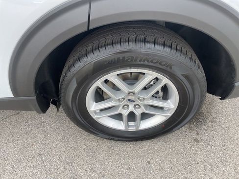 New 2026 Ford Explorer Active image 16