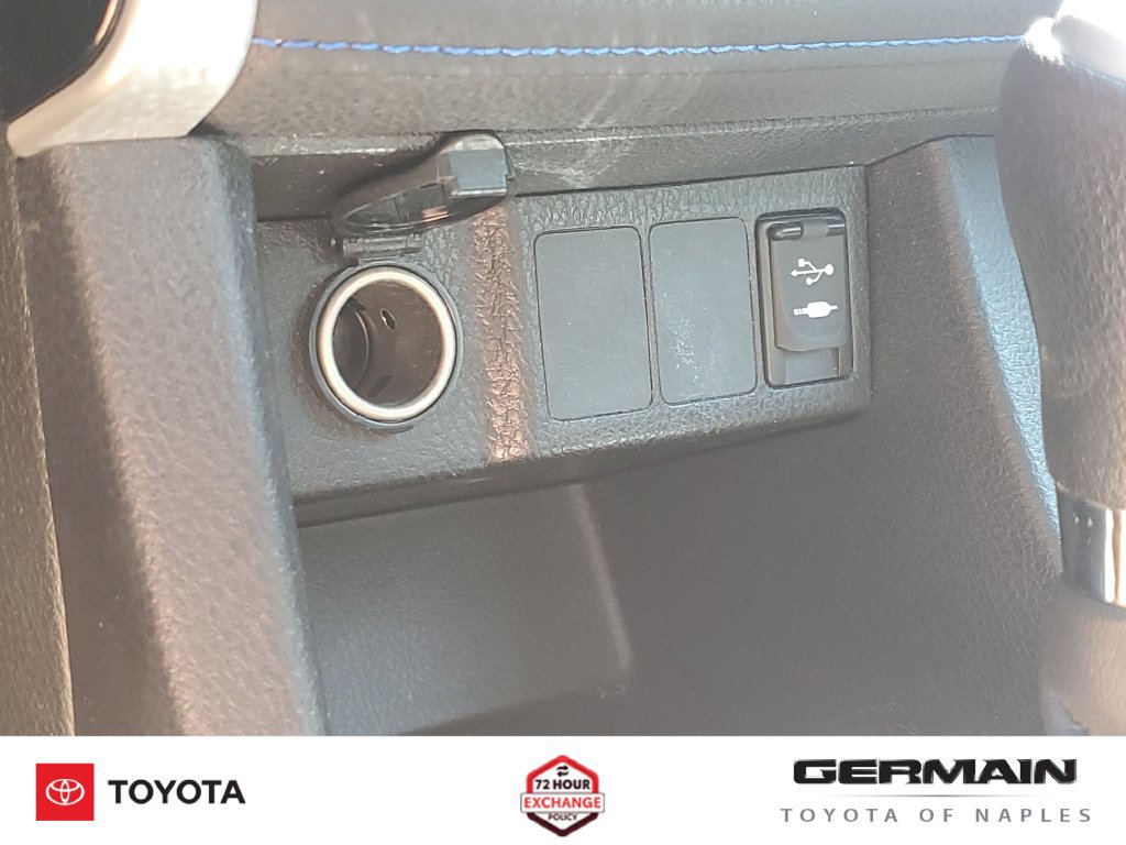 Used 2017 Toyota Corolla SE w/ SE Premium Package FWD image 32