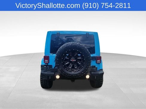 Used 2018 Jeep Wrangler Unlimited Sahara AWD/4WD image 16