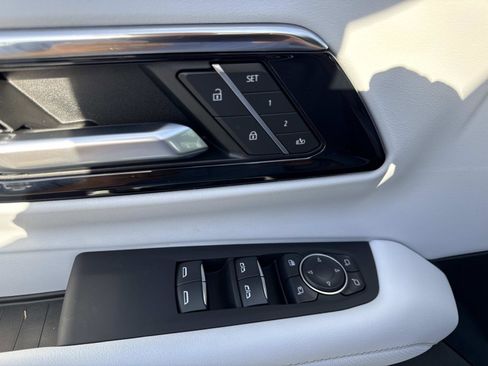 New 2026 Chevrolet Suburban Premier image 21