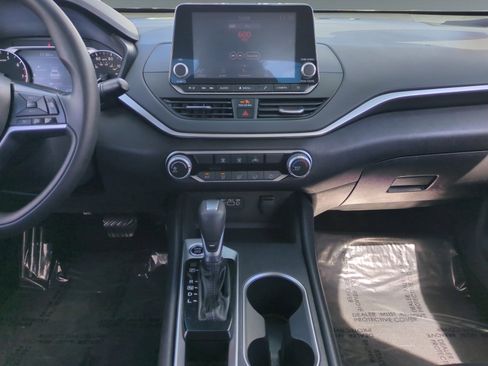 Used 2022 Nissan Altima 2.5 SV image 11