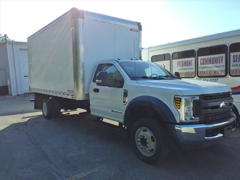 Used 2019 Ford F550 2WD Regular Cab Super Duty image 1