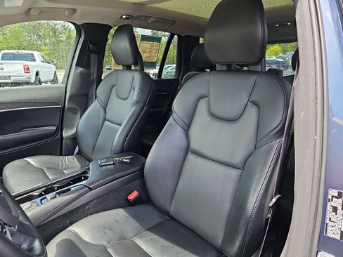 Used 2020 Volvo XC90 T5 Momentum w/ Protection Package image 16
