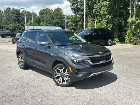Used 2021 Kia Seltos S AWD/4WD image 2