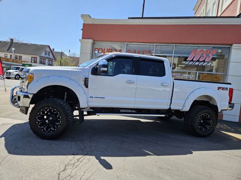 Used 2017 Ford F350 Lariat w/ Lariat Ultimate Package image 8