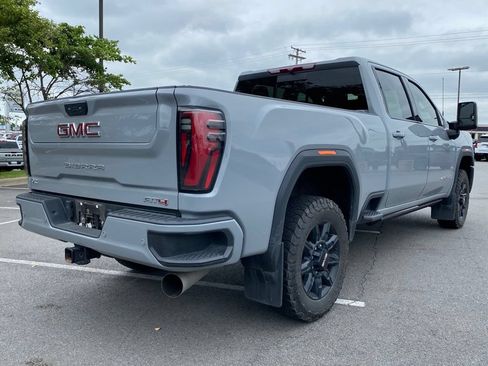 Used 2025 GMC Sierra 2500 AT4 AWD/4WD image 7