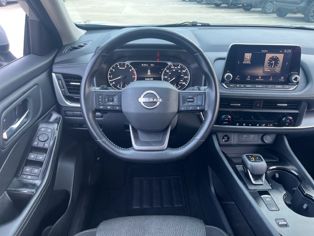 Used 2025 Nissan Rogue SV FWD image 14