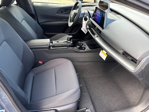 New 2027 Toyota Prius LE FWD image 15