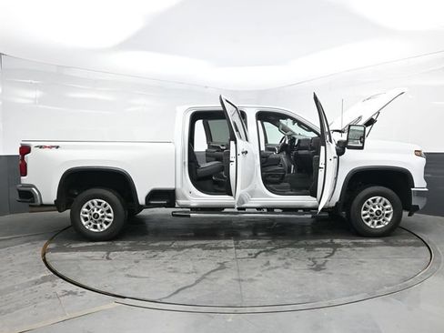 Used 2024 Chevrolet Silverado 2500 LTZ AWD/4WD image 40