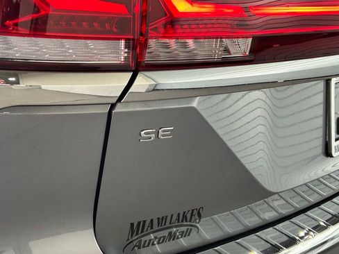 Used 2024 Volkswagen Atlas SE image 29