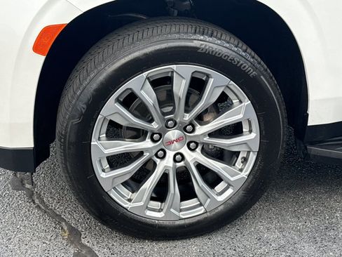 Used 2024 GMC Yukon Denali w/ LPO, Floor Liner Package AWD/4WD image 20