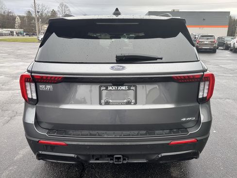 Used 2025 Ford Explorer ST-Line w/ ST-Line Street Pack image 7
