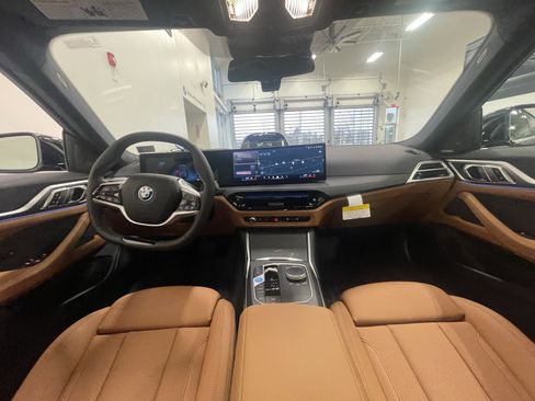 Used 2025 BMW i4 xDrive40i w/ Premium Package image 15