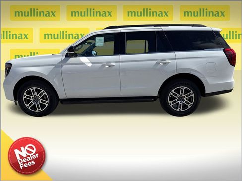 New 2026 Ford Expedition Active image 2