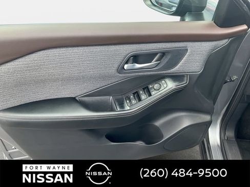 Certified 2023 Nissan Rogue SV AWD/4WD image 30
