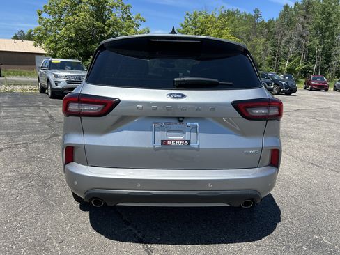 Used 2023 Ford Escape ST-Line w/ Tech Pack #1 AWD/4WD image 4