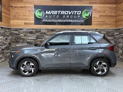 Used 2026 Hyundai Venue SEL FWD image 6
