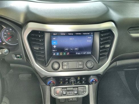 Used 2023 GMC Acadia SLT image 16