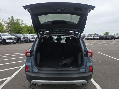 Used 2023 Ford Escape Active w/ Cold Weather Package FWD image 10
