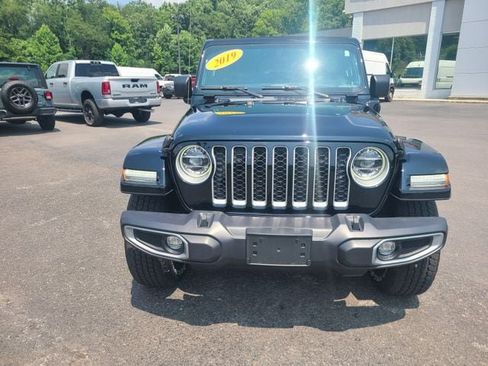 Used 2021 Jeep Wrangler Unlimited Sahara w/ Cold Weather Group AWD/4WD image 8