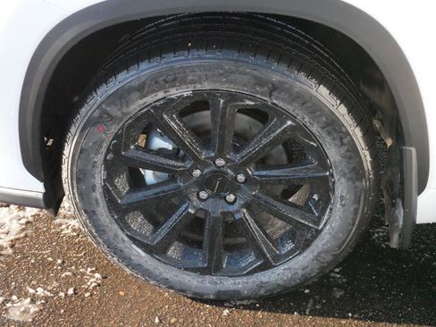 Certified 2026 Toyota Highlander XLE image 15