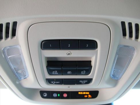 Used 2023 Buick Envision Avenir FWD image 29