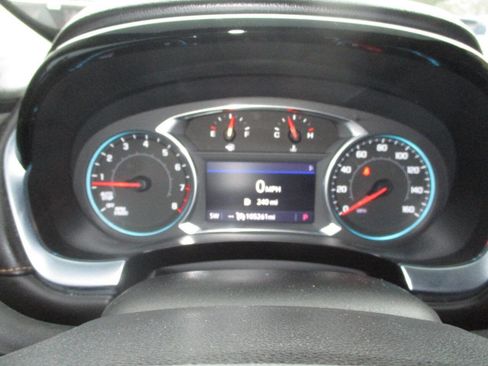 Used 2020 Chevrolet Traverse LT image 13