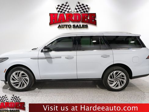 Used 2025 Lincoln Navigator Reserve AWD/4WD image 1