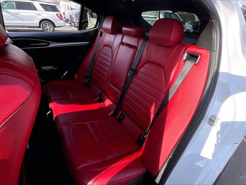 Used 2022 Alfa Romeo Stelvio Veloce image 25