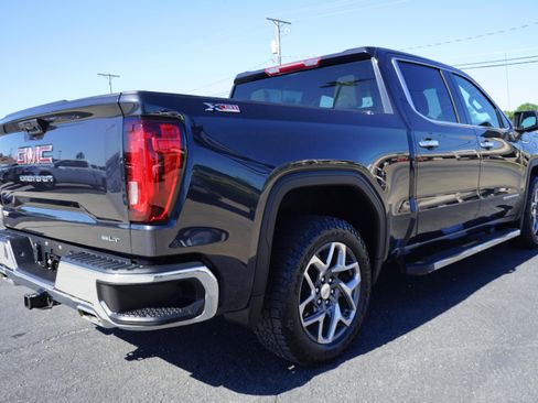 Used 2024 GMC Sierra 1500 SLT w/ X31 Off-Road Package AWD/4WD image 5