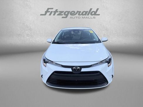 Used 2026 Toyota Corolla LE w/ LE Premium Package FWD image 2