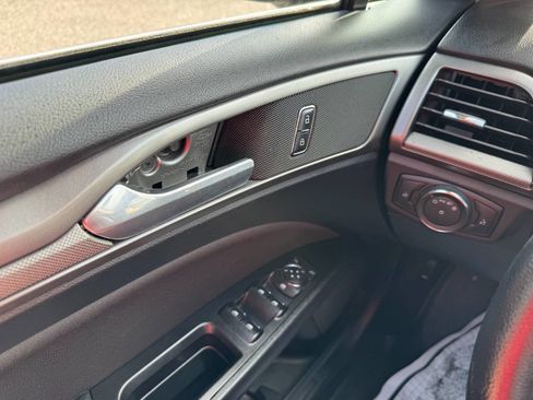 Used 2017 Ford Fusion SE w/ Fusion SE Technology Package image 45