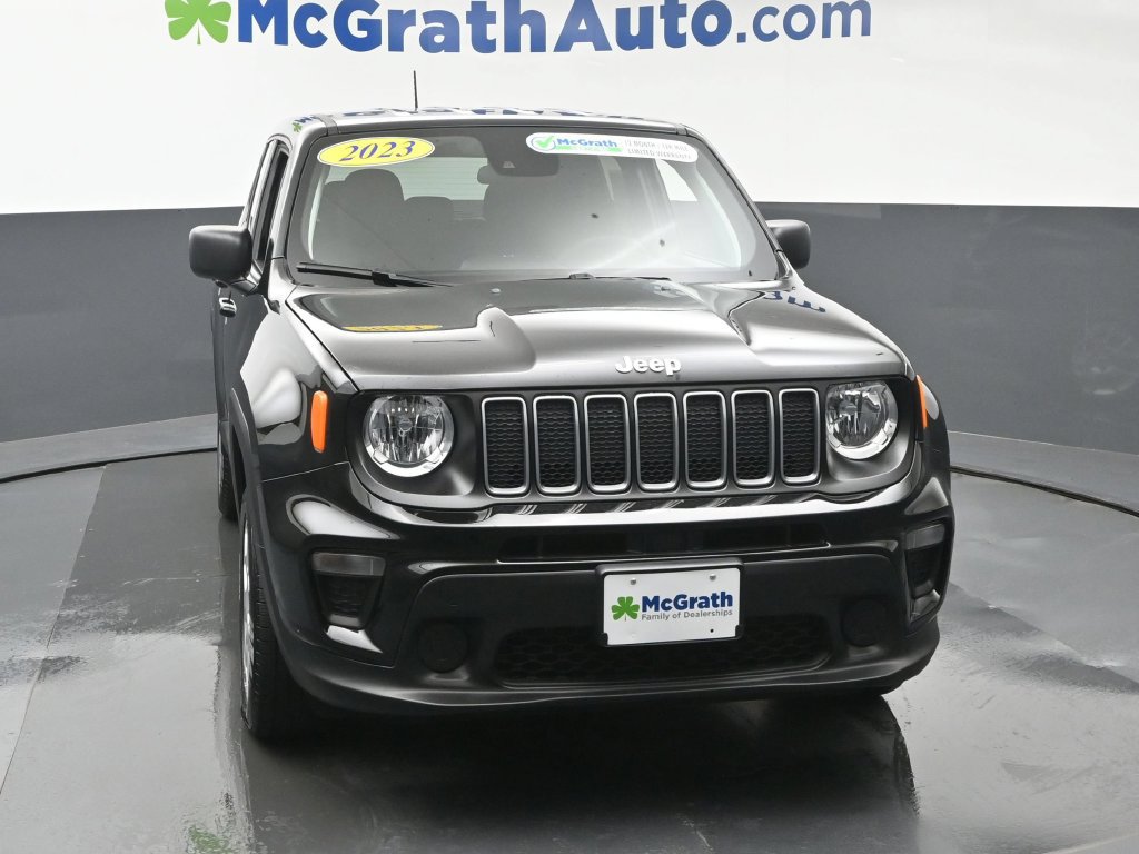 Used 2023 Jeep Renegade Latitude AWD/4WD image 5