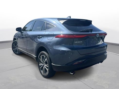 Used 2022 Toyota Venza LE AWD/4WD image 8