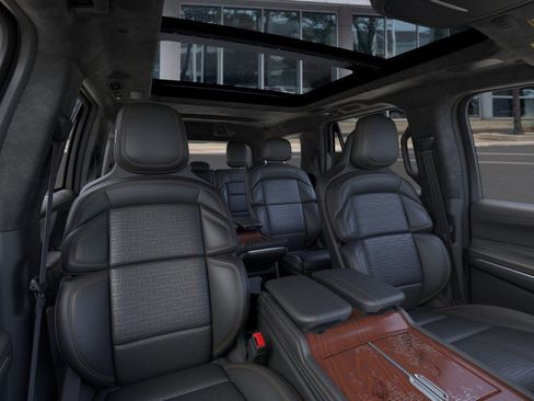 New 2026 Lincoln Navigator Black Label AWD/4WD image 10