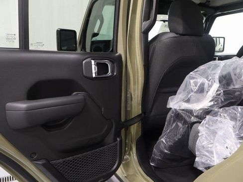 New 2025 Jeep Gladiator Willys image 11