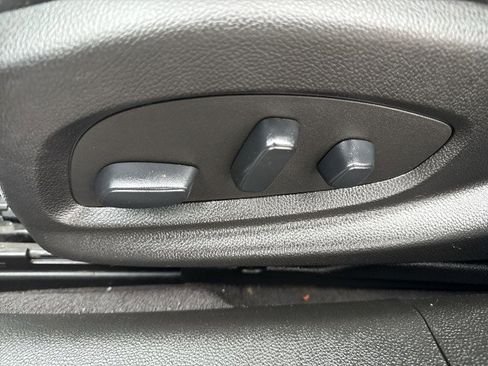 Used 2019 Chevrolet Impala LT image 14