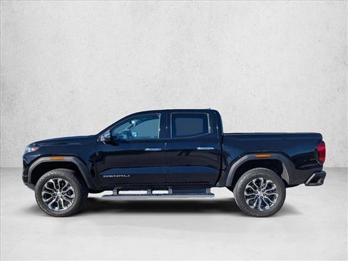 Used 2023 GMC Canyon Denali image 8