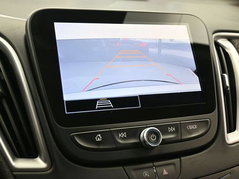 Used 2025 Chevrolet Malibu LT FWD image 18