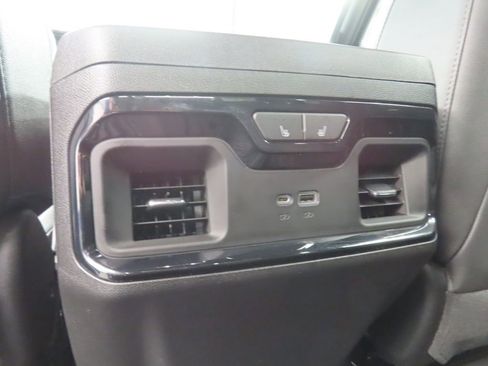 Used 2023 GMC Sierra 1500 AT4 w/ Technology Package AWD/4WD image 16