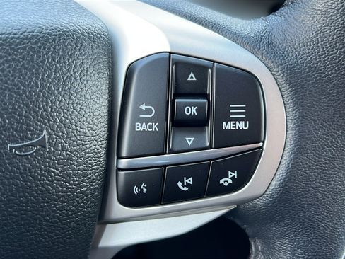 Used 2023 Ford Explorer XLT w/ Equipment Group 202A AWD/4WD image 18
